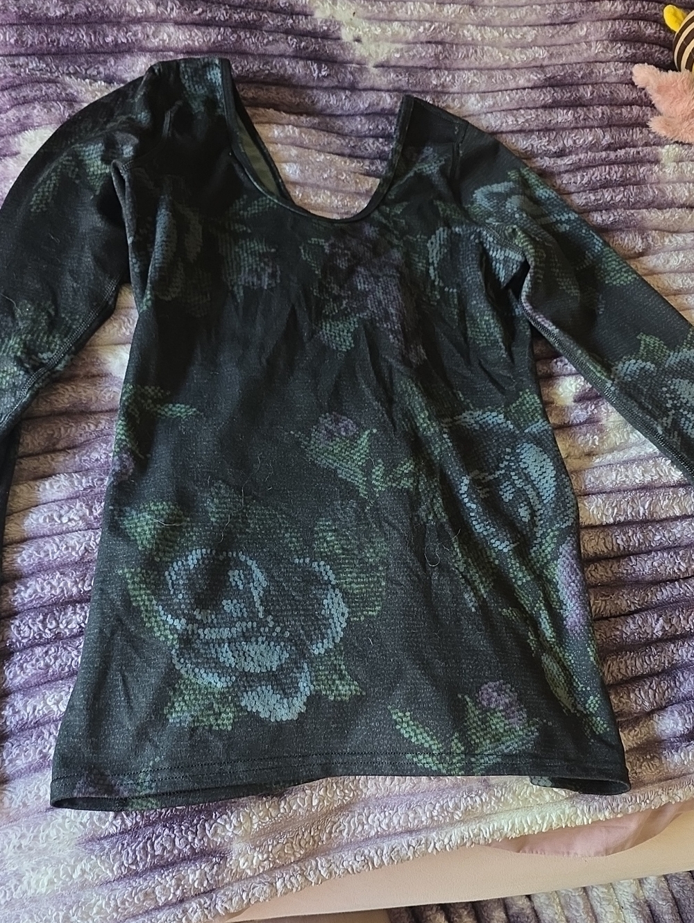 Floral Scoop Neck Long Sleeve Women's Top - Black with Green Accents